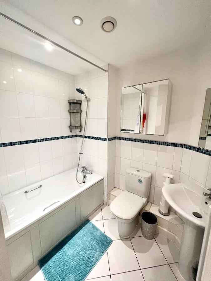 2 Bedroom Apartment Near Olympic Park With Free Parking London Luaran gambar