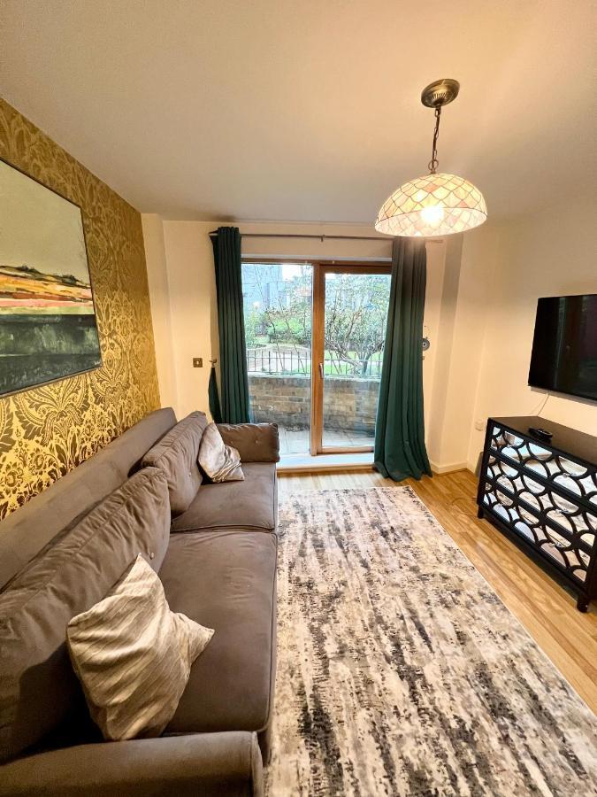 2 Bedroom Apartment Near Olympic Park With Free Parking London Luaran gambar