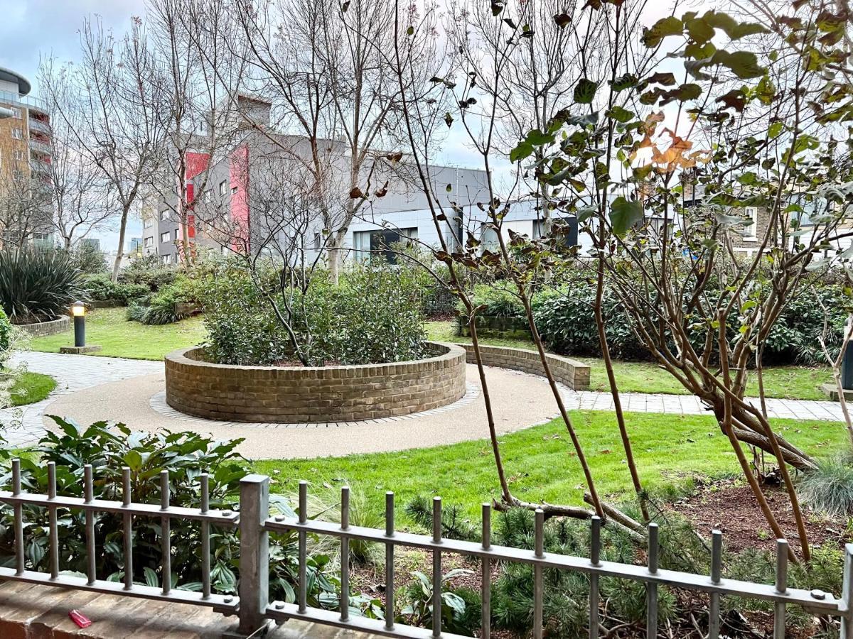 2 Bedroom Apartment Near Olympic Park With Free Parking London Luaran gambar